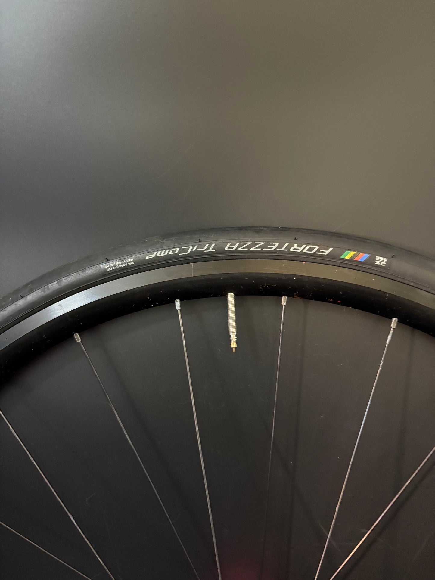 H Plus Son Archetype / Mack Superlight LF Wheelset Pink 24/28h