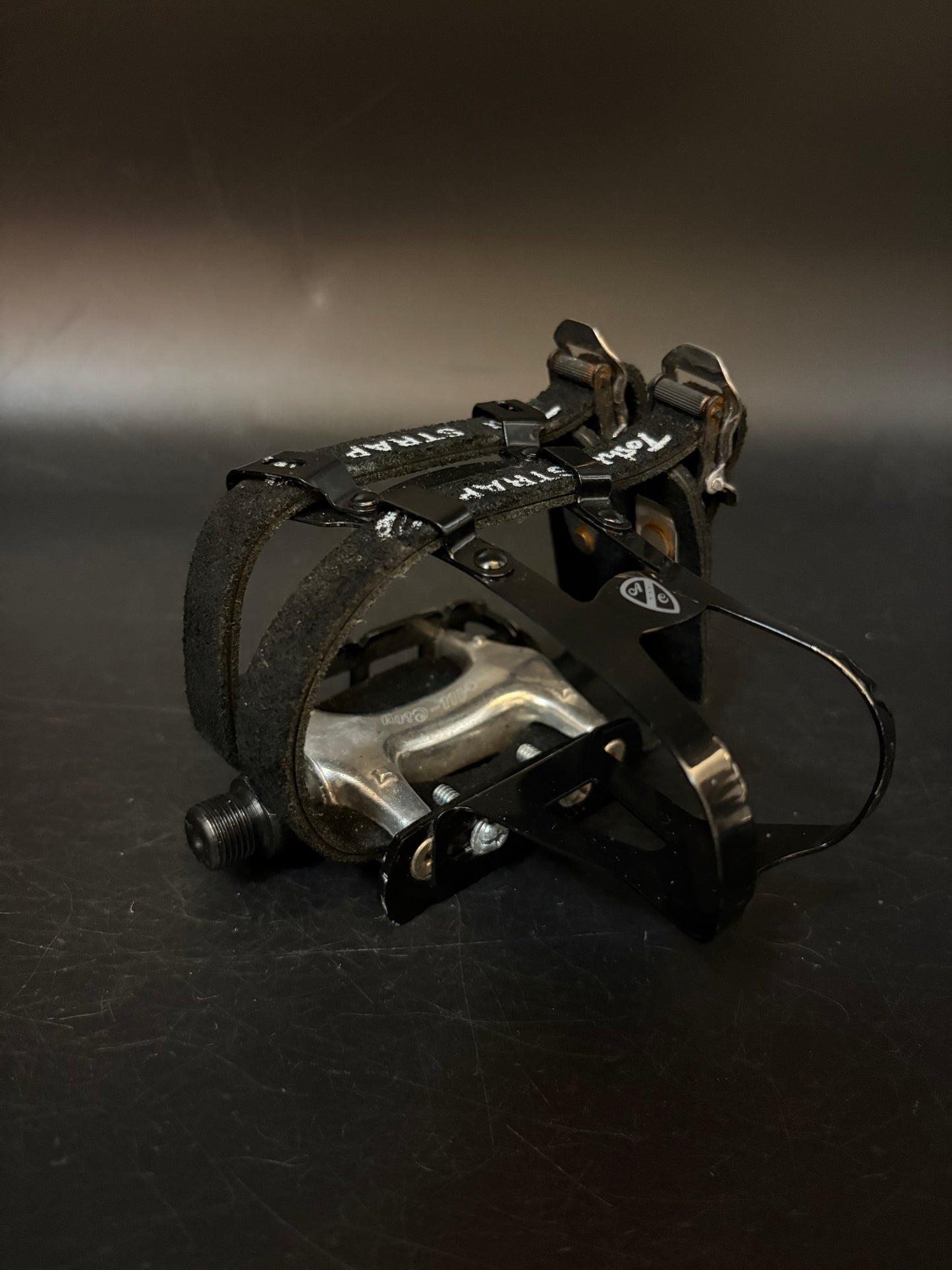 All City / Toshi Double Straps Black Pedal Setup