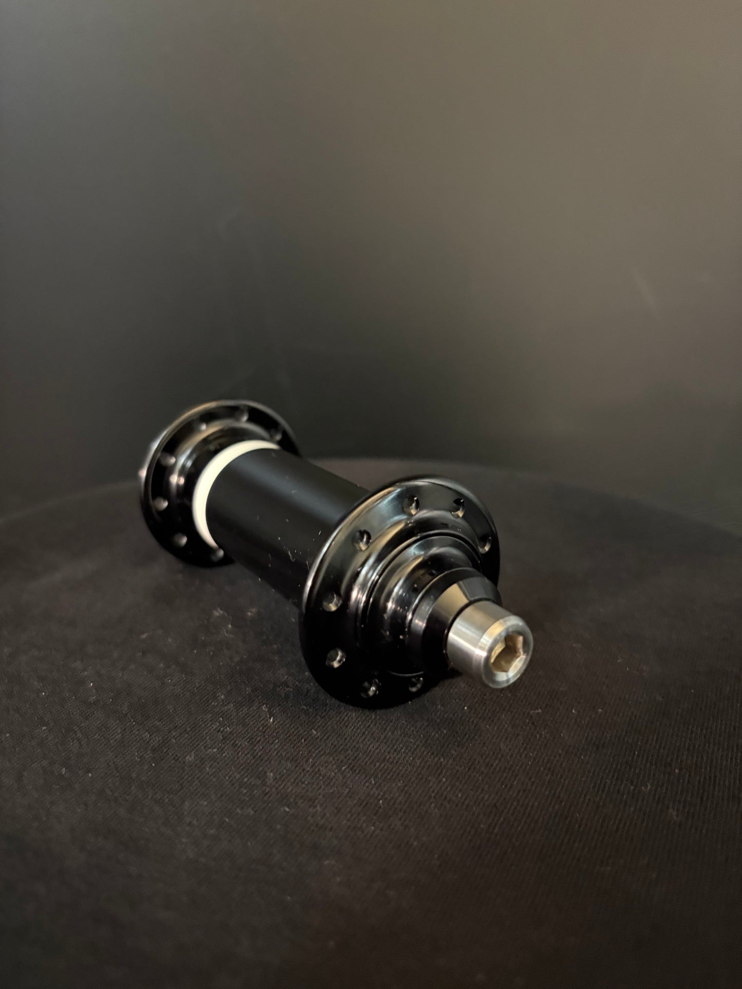 Mack Superlight Hubset Black/White 20/28h