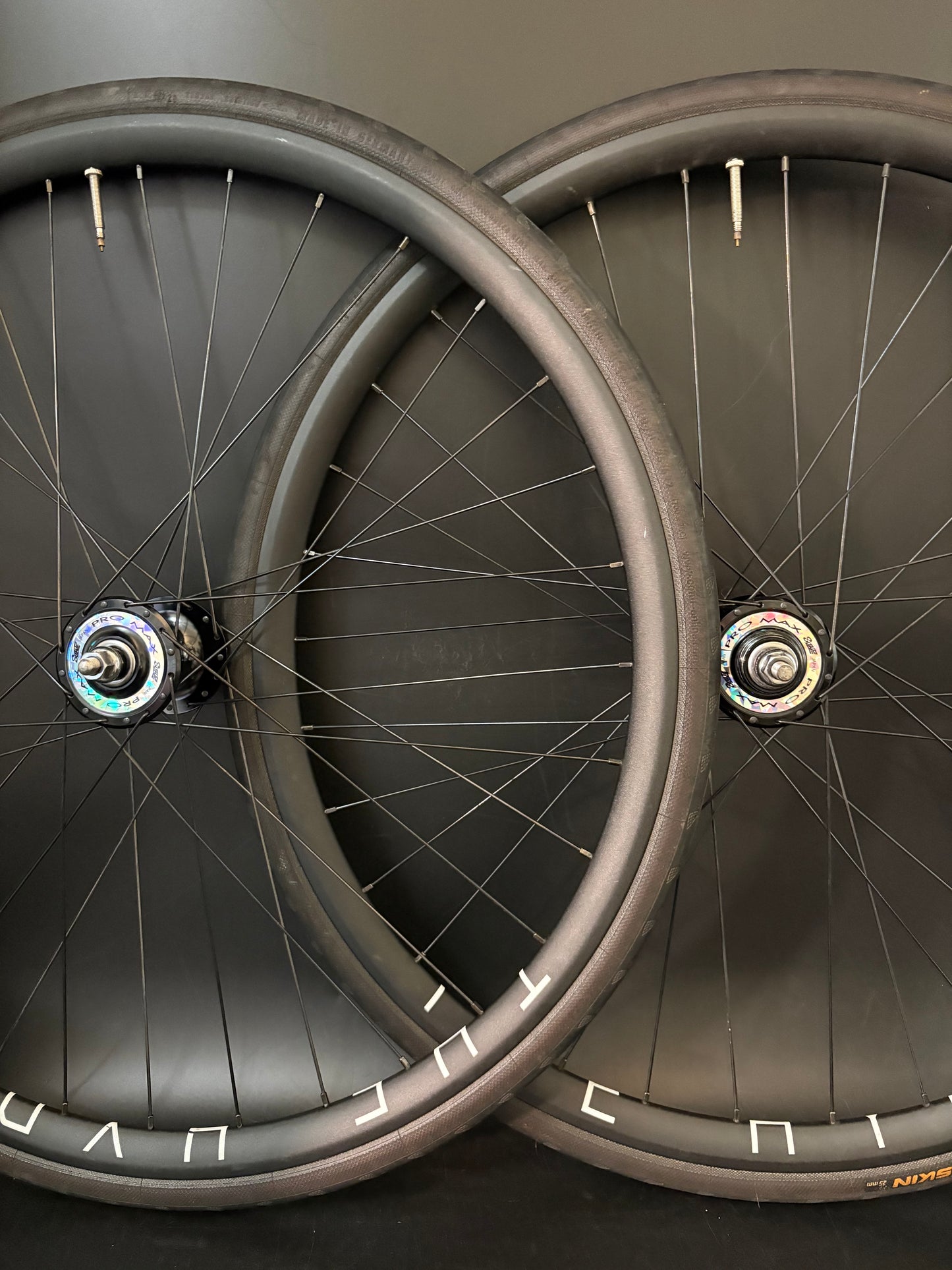 H Plus Son Hydra / Suzue Pro Max Wheelset Black 32h