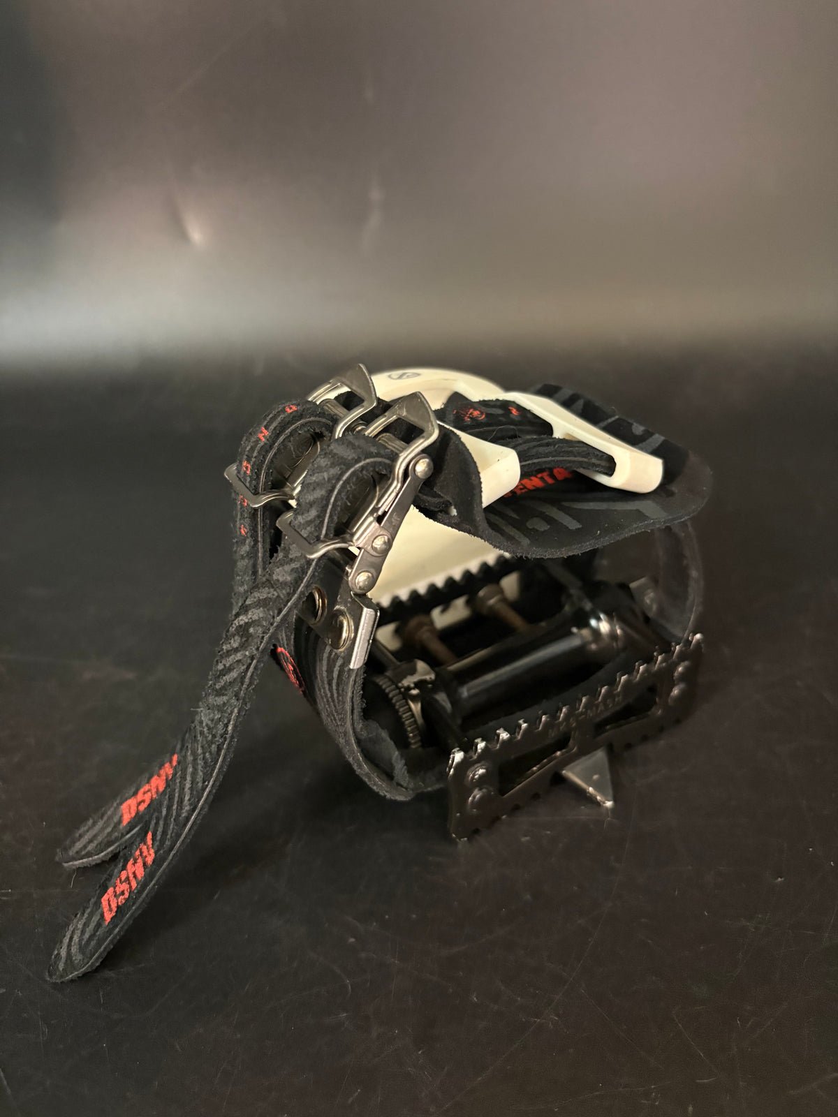 MKS Mash / Dosnoventa Double Straps Black Pedal Setup