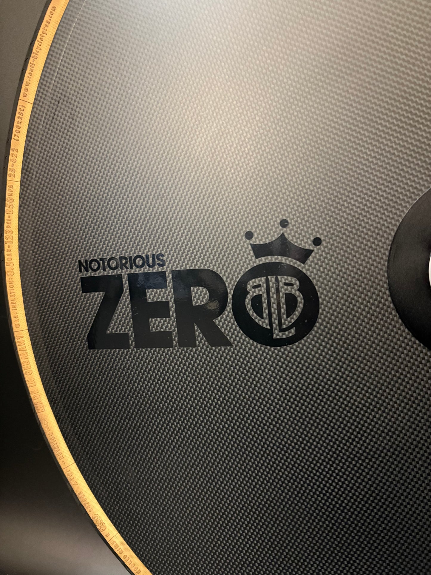 DAMAGED BLB Notorious Zero Carbon Clincher Disc Rear Wheel