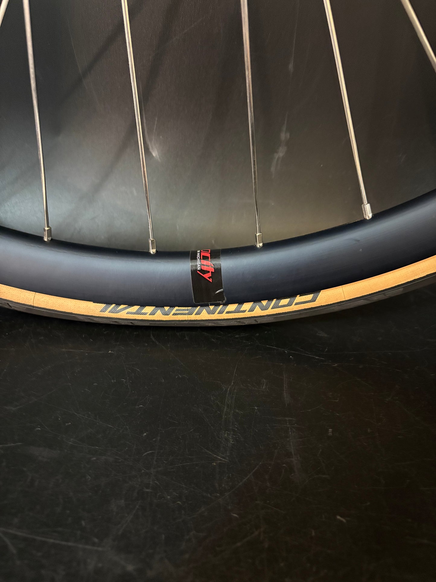 Velocity Aileron Black / Phil Wood LF Wheelset 32h