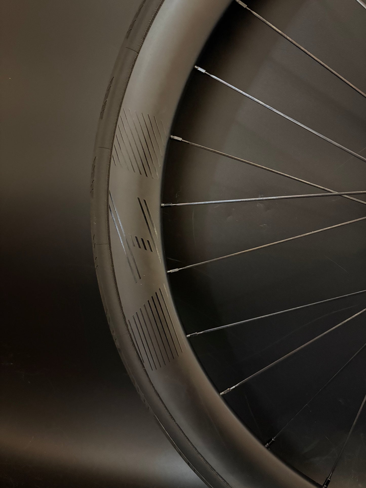 Light Bicycle 50mm Carbon Clincher / Lazarus Loop Wheelset 28h