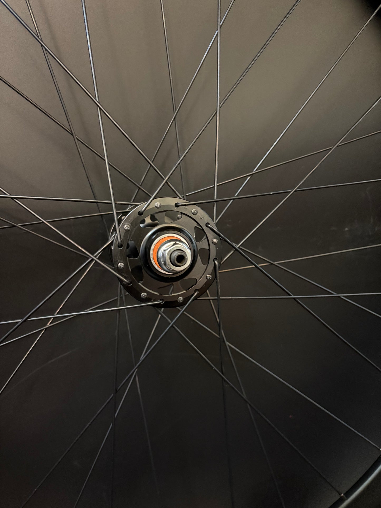 H Plus Son Formation Face + SL42 Black / Origin 8 Wheelset 32h