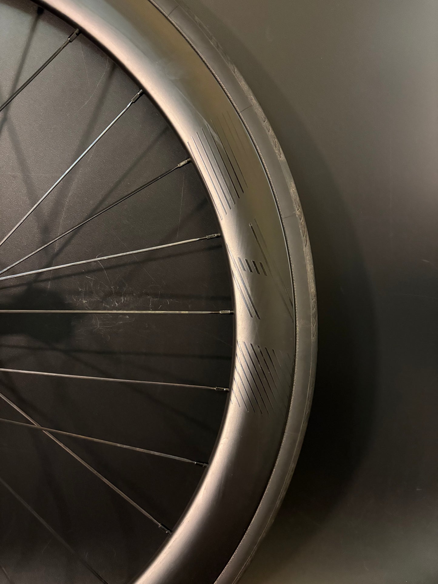 Light Bicycle 50mm Carbon Clincher / Lazarus Loop Wheelset 28h