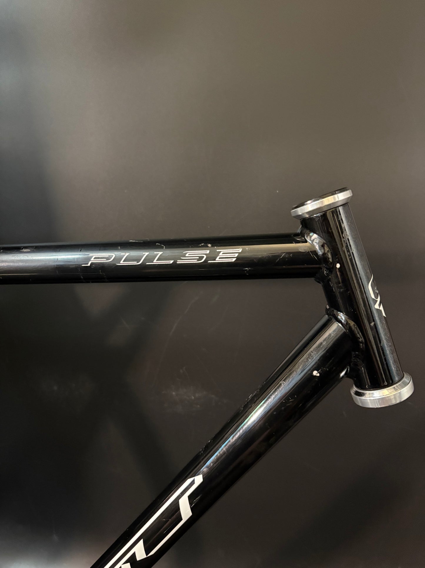 GT Pulse Kinesis Frameset Black 59cm ST c-t 56cm TT c-c