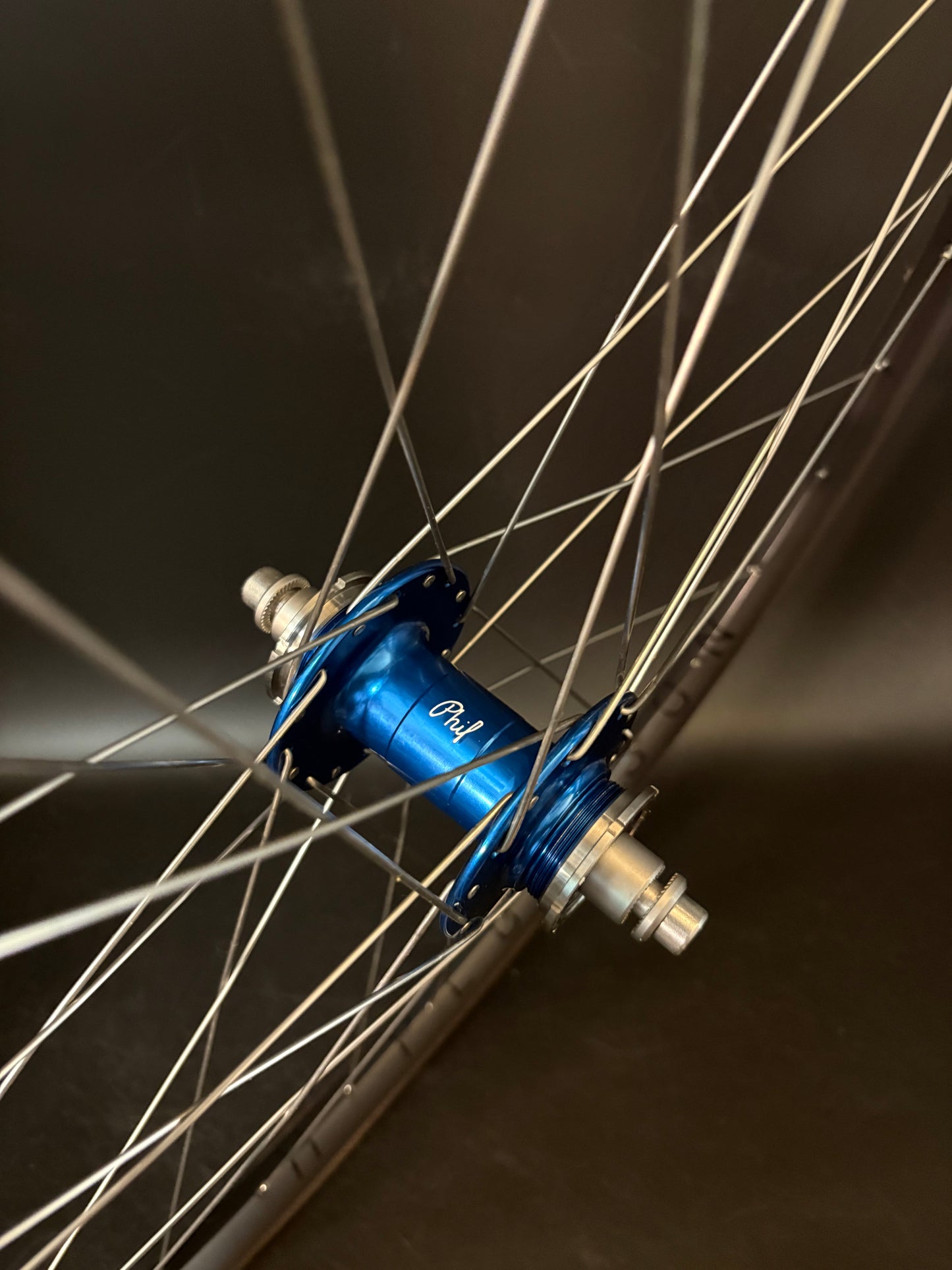 H Plus Son Archetype Grey / Phil Wood HF Blue Wheelset 32h