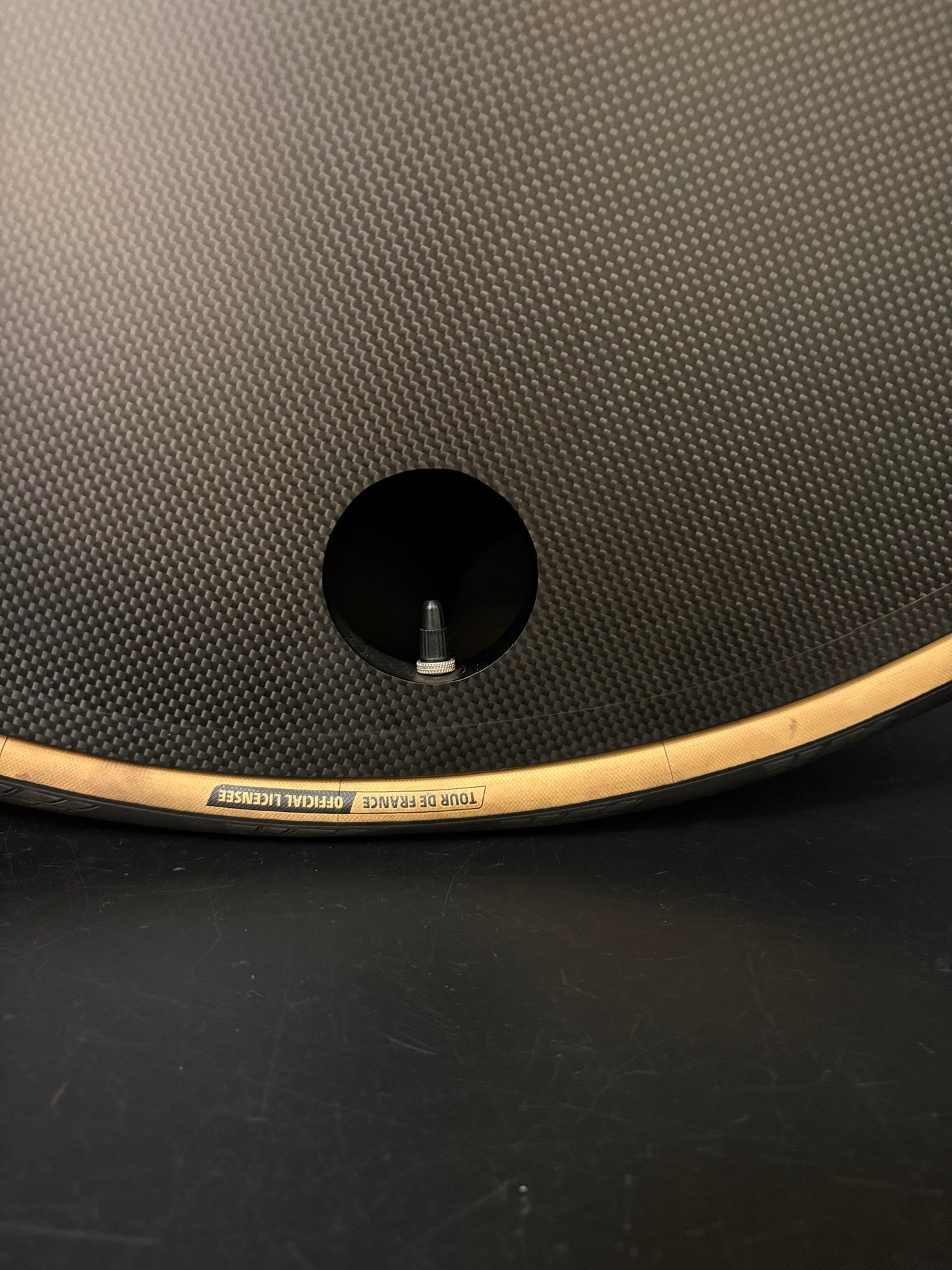 DAMAGED BLB Notorious Zero Carbon Clincher Disc Rear Wheel