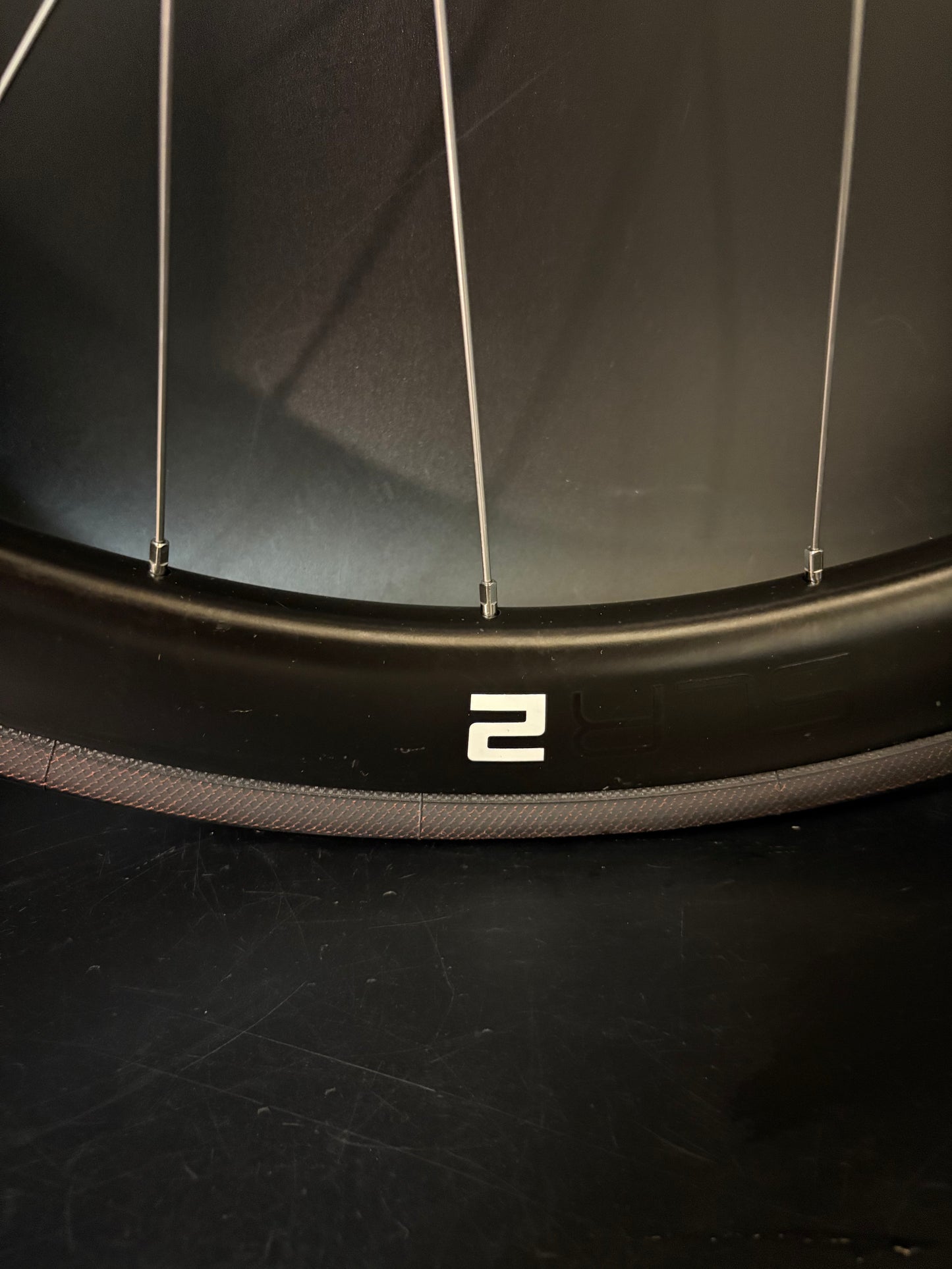 Unbranded 35mm Carbon Clincher + Giant 42 Carbon Clincher Tubeless / DT Swiss Wheelset 20/24h