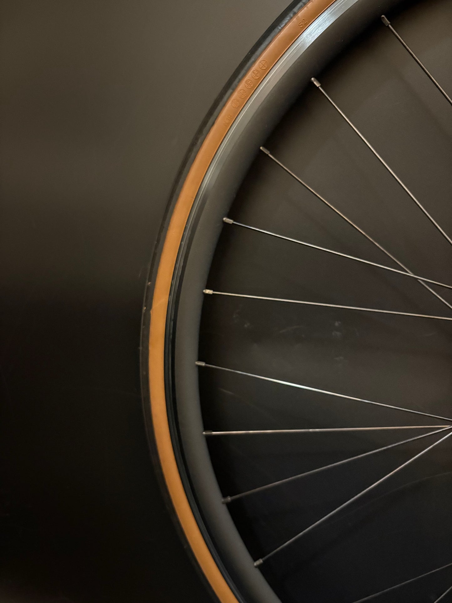 H Plus Son Archetype Black / Gran Compe Wheelset 32h