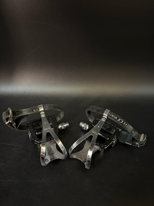 MKS GR-9 Pedals / MKS NJS Single Straps Black Pedal Setup