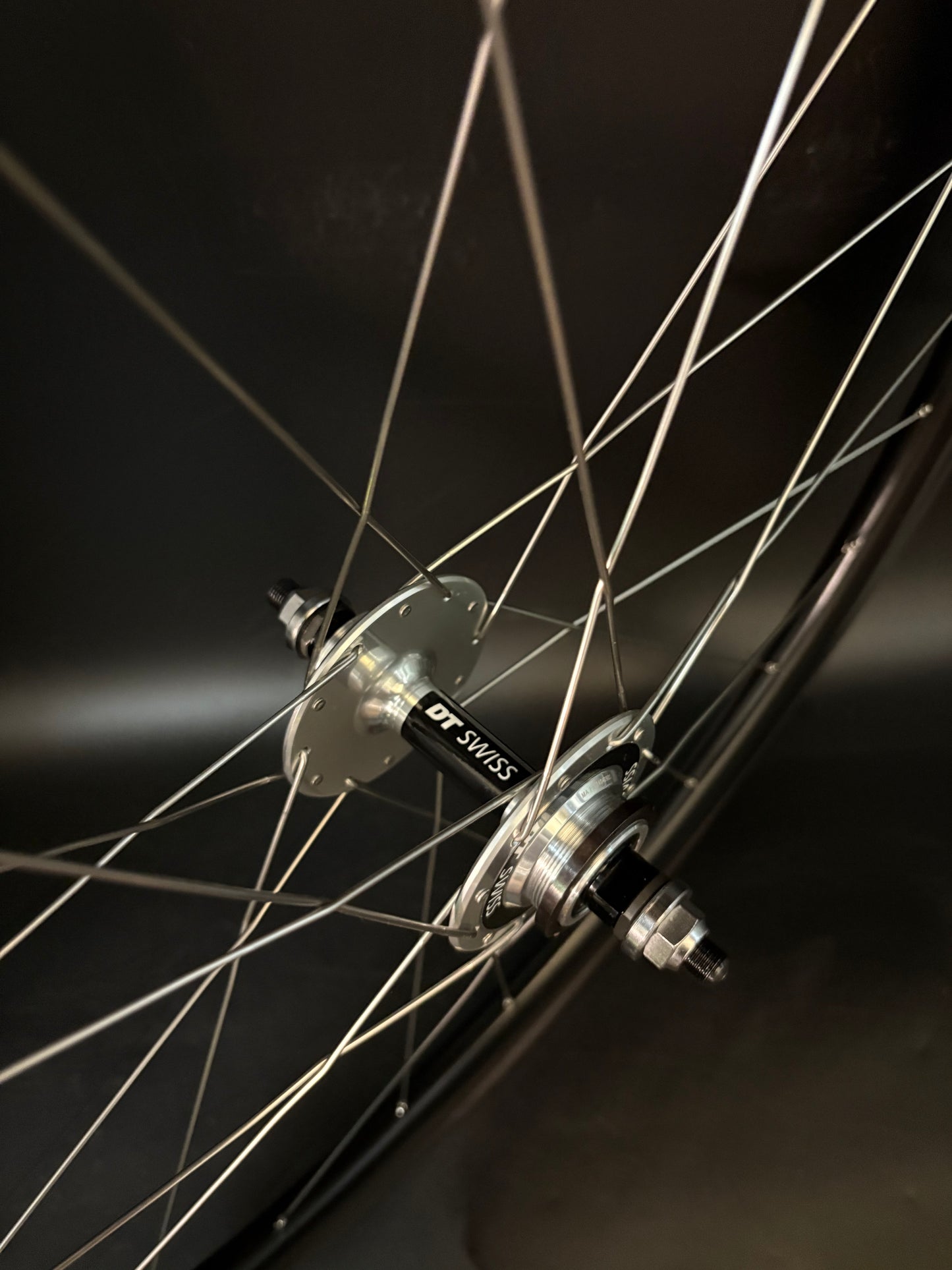 Unbranded 35mm Carbon Clincher + Giant 42 Carbon Clincher Tubeless / DT Swiss Wheelset 20/24h