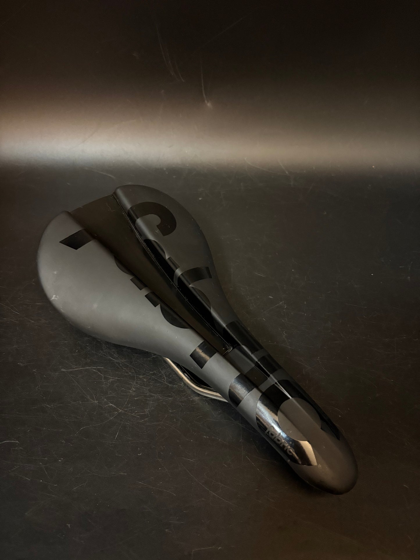 Fabric Line Saddle Black