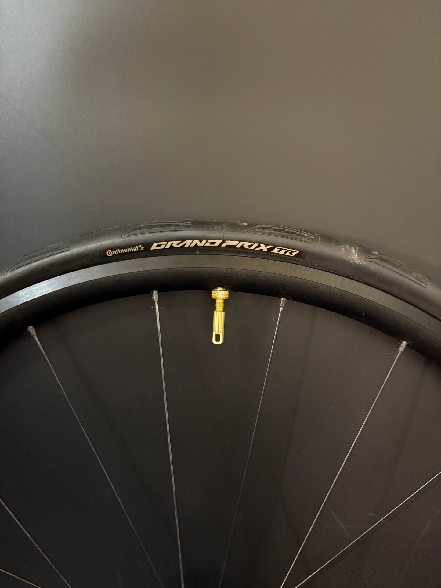 H Plus Son Archetype / DT Swiss Wheelset Black 20/24h