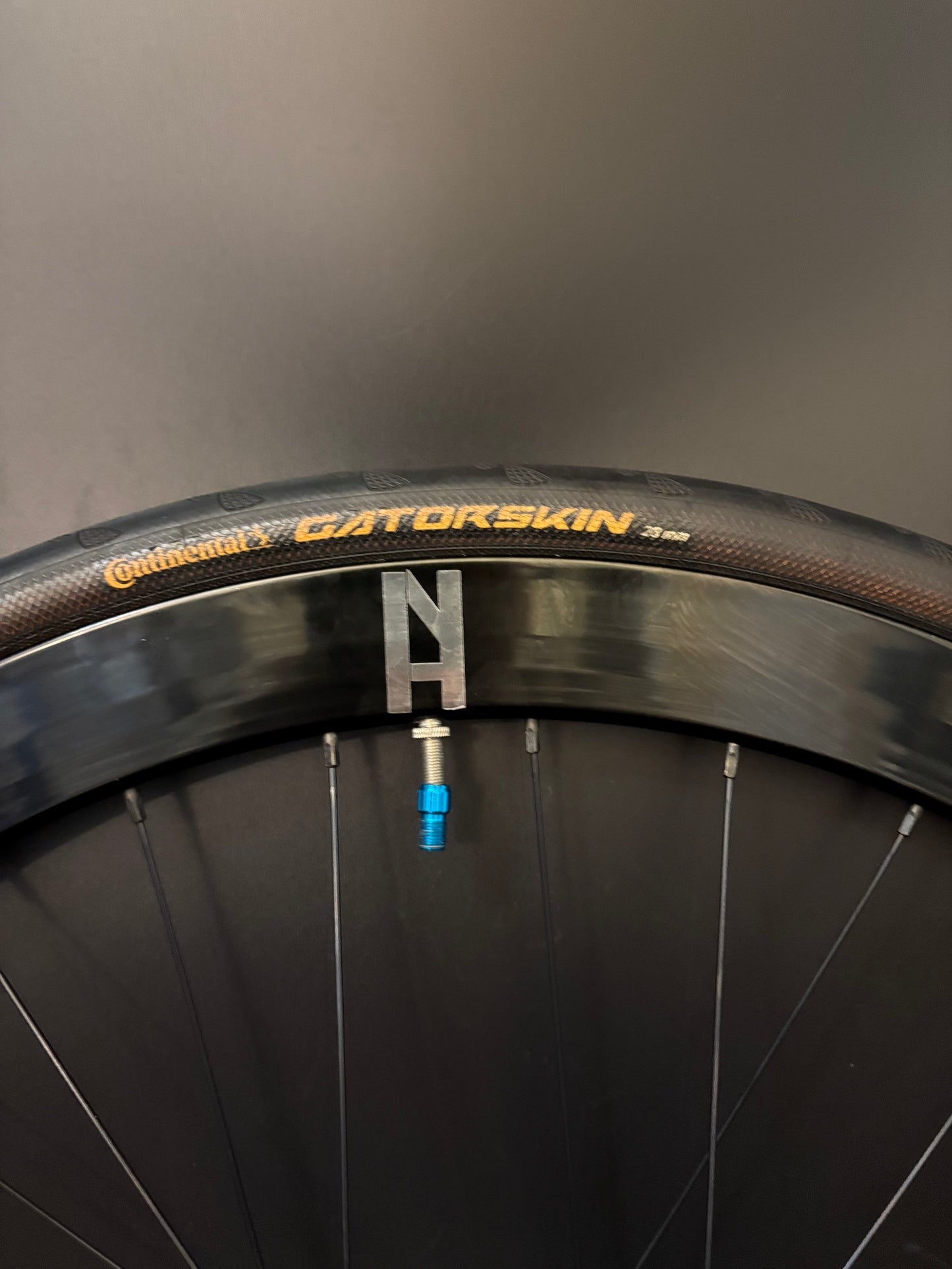 H Plus Son Eero Black / Phil Wood Pro HF Silver Wheelset 32h