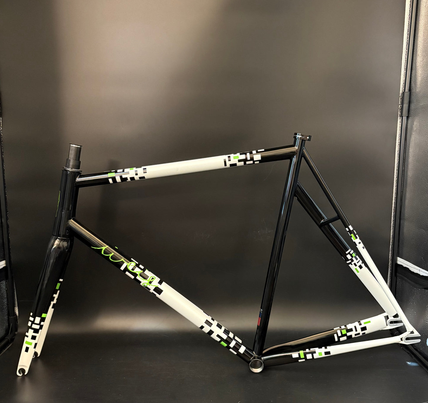 Weis Track Steel Frameset Black/White 58cm