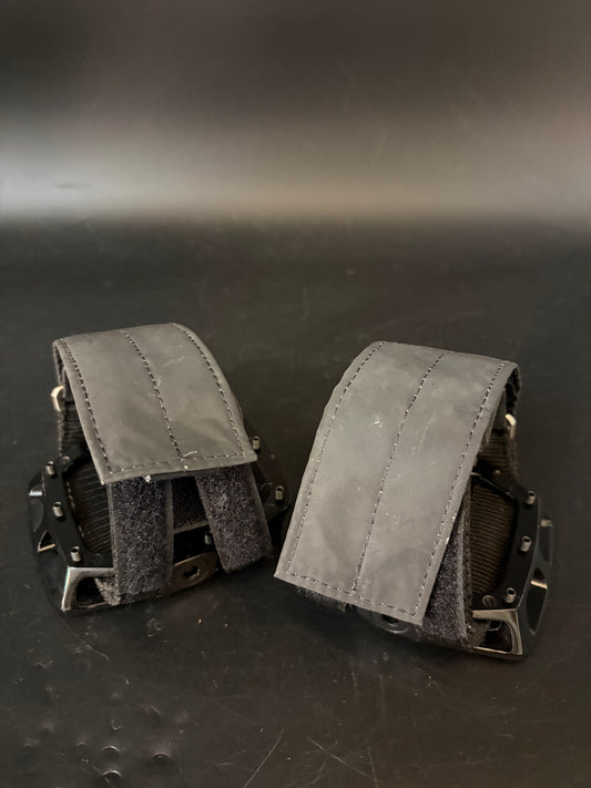 DMR Bikes / Ynot Straps Reflective Pedal Setup