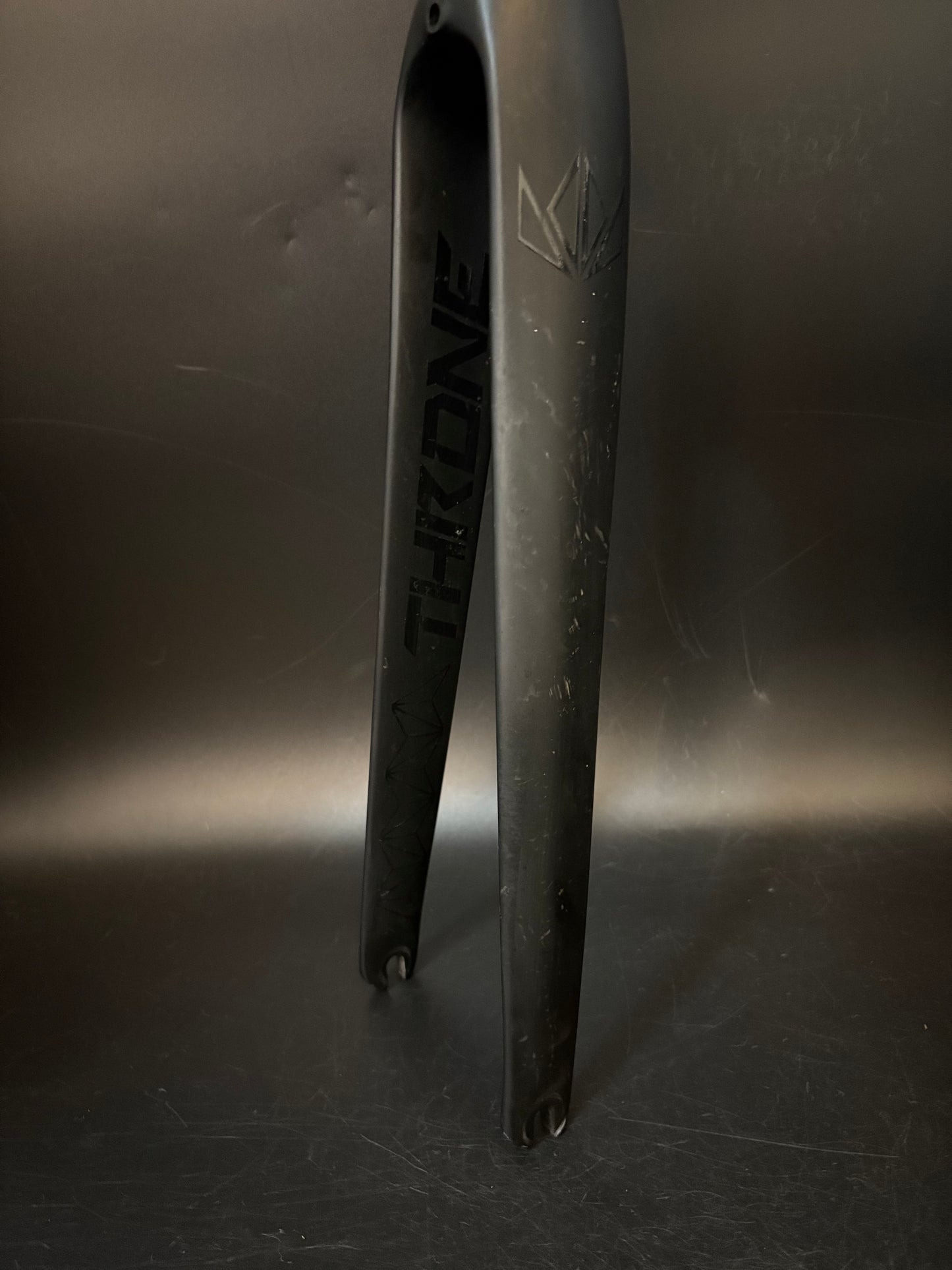 Throne Tapered Track Fork Carbon 1 1/8” - 1 1/2” 200mm