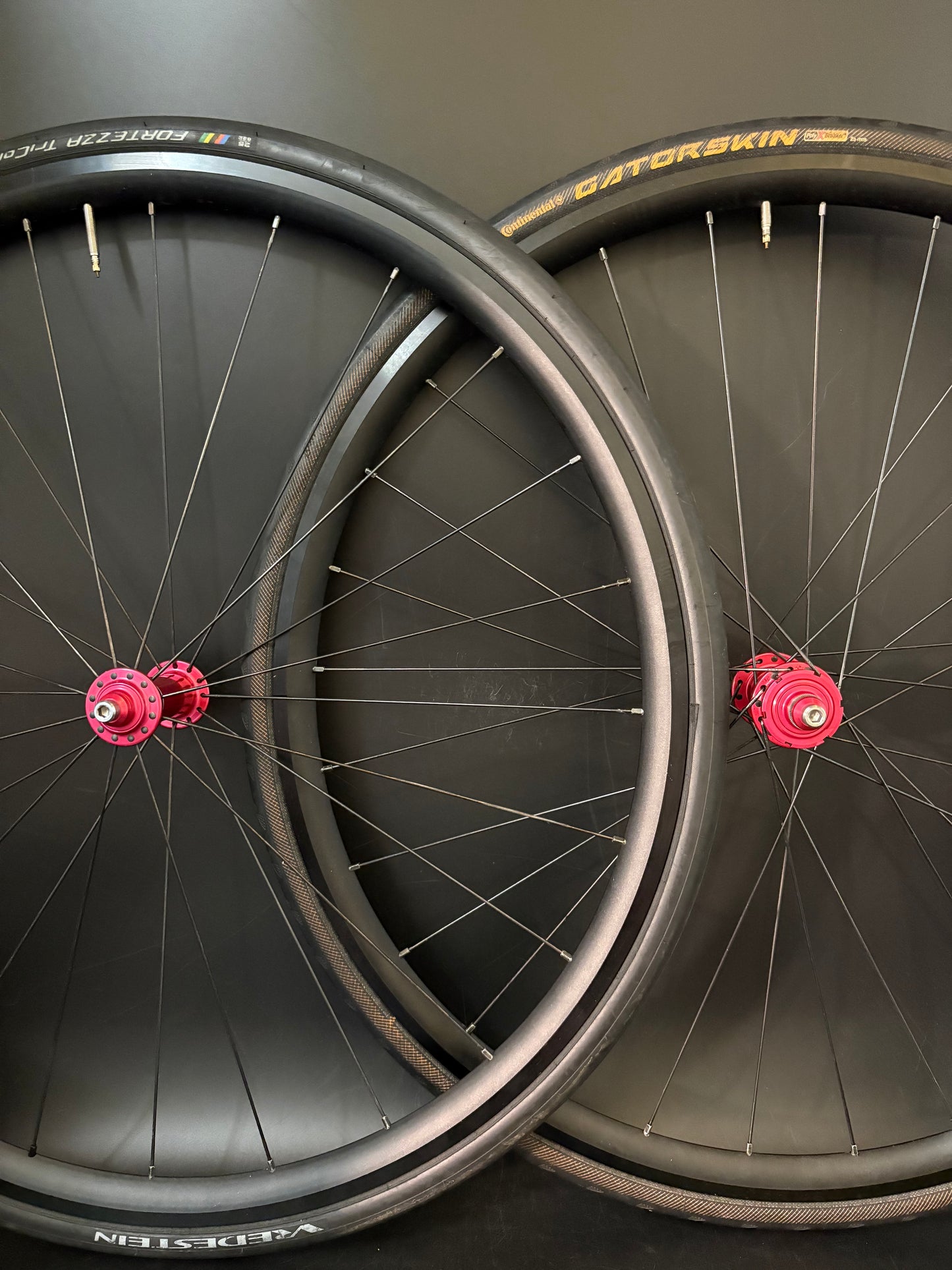 H Plus Son Archetype / Mack Superlight LF Wheelset Pink 24/28h