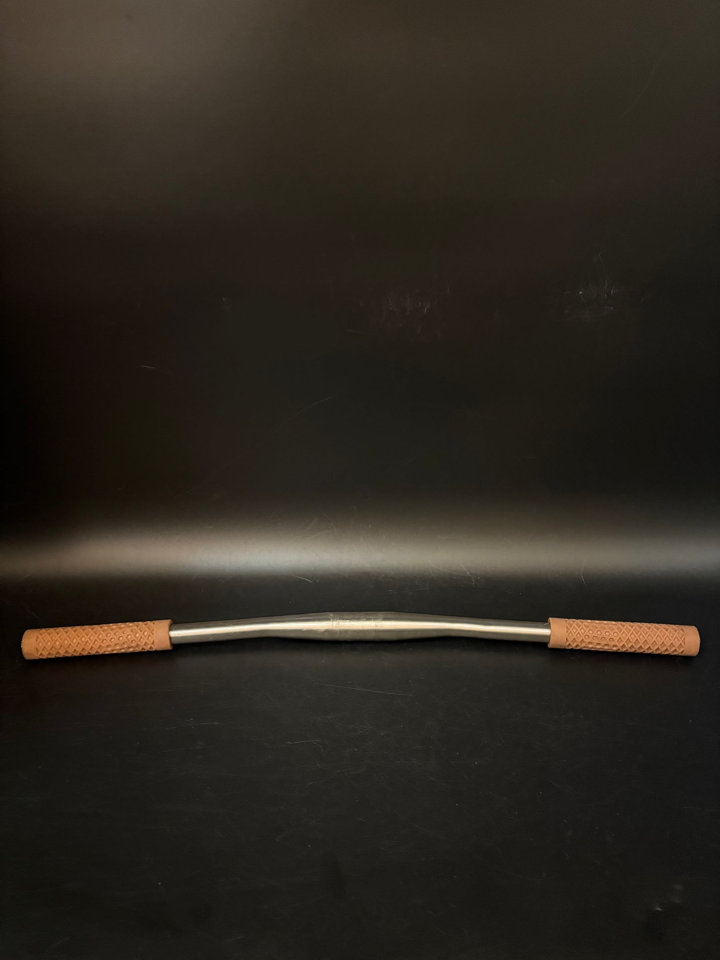 Deluxe Flat Handlebar Ti 690mm 31.8