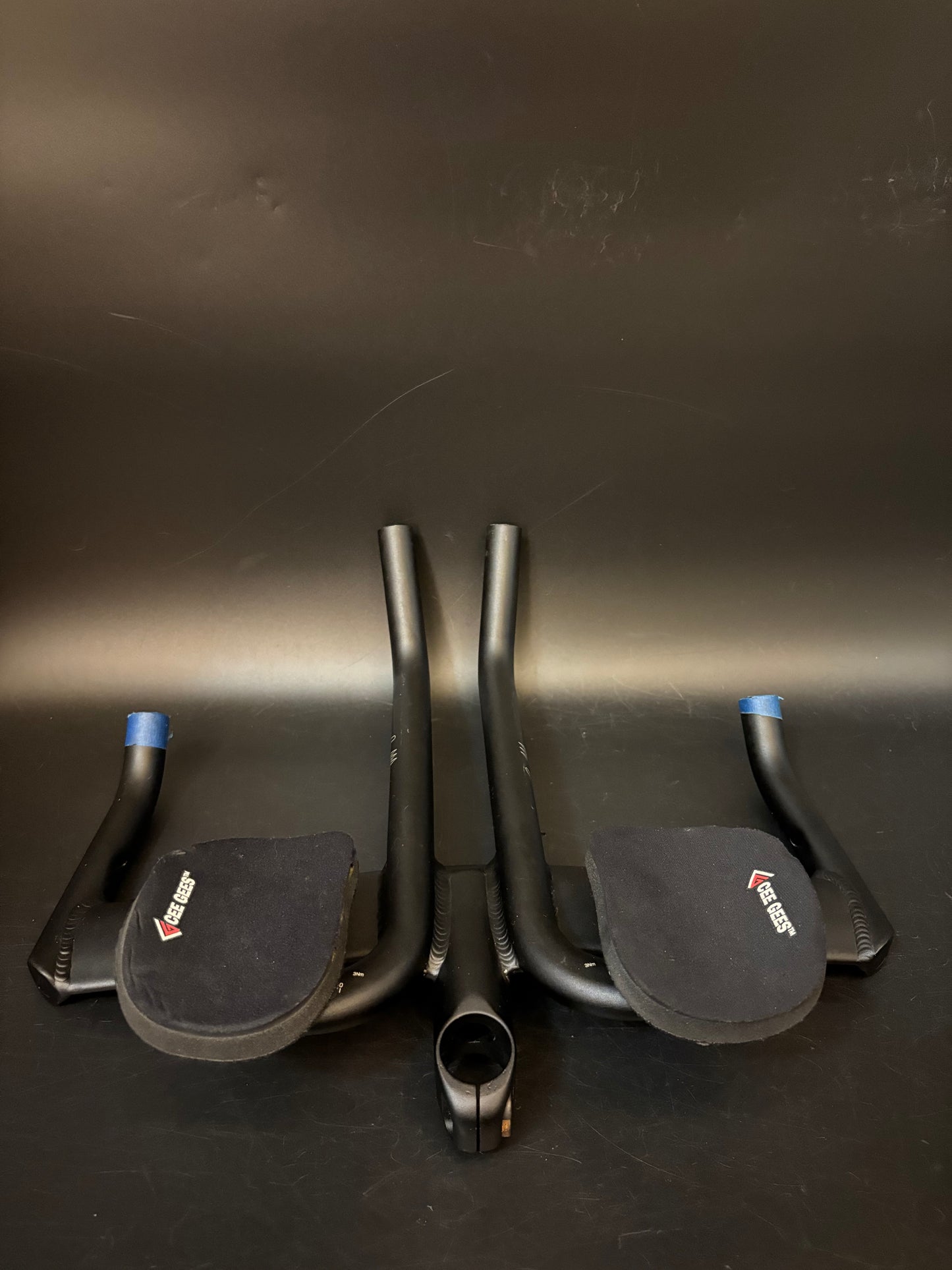 Blackbird Linear Aero Handlebar Black 38cm 85mm