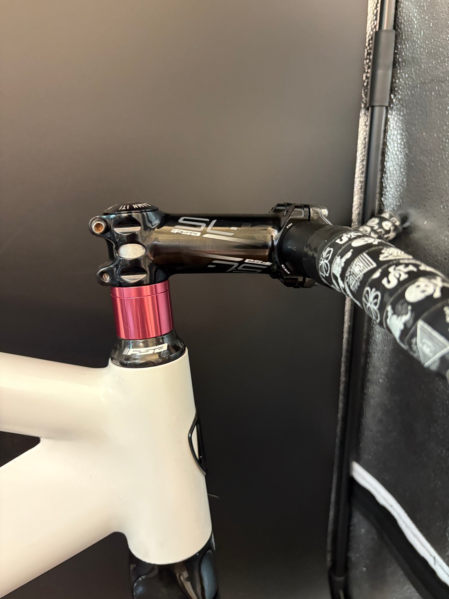 Leader 735 Frameset White 56cm w/ Stem + Bars + Saddle + Seatpost + Crankset