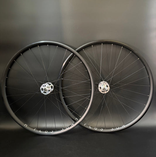 H Plus Son Archetype Black / All City Wheelset 28h