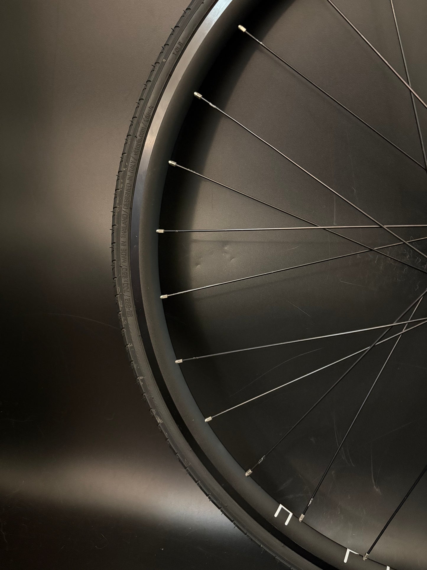 H Plus Son Archetype Black / Spike Hubs Wheelset 28h