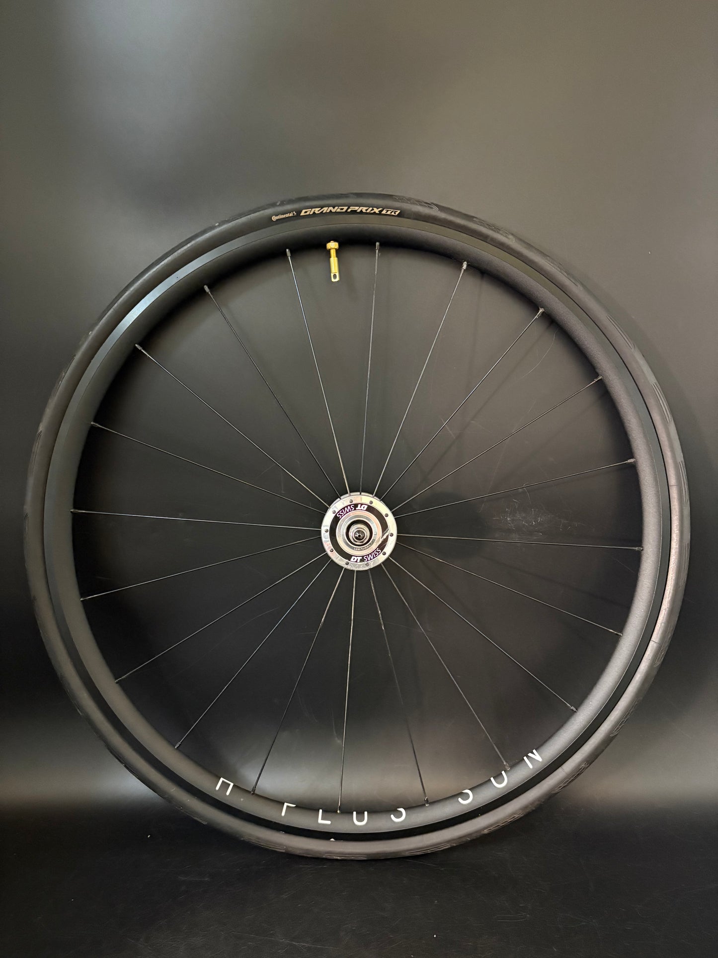 H Plus Son Archetype / DT Swiss Wheelset Black 20/24h