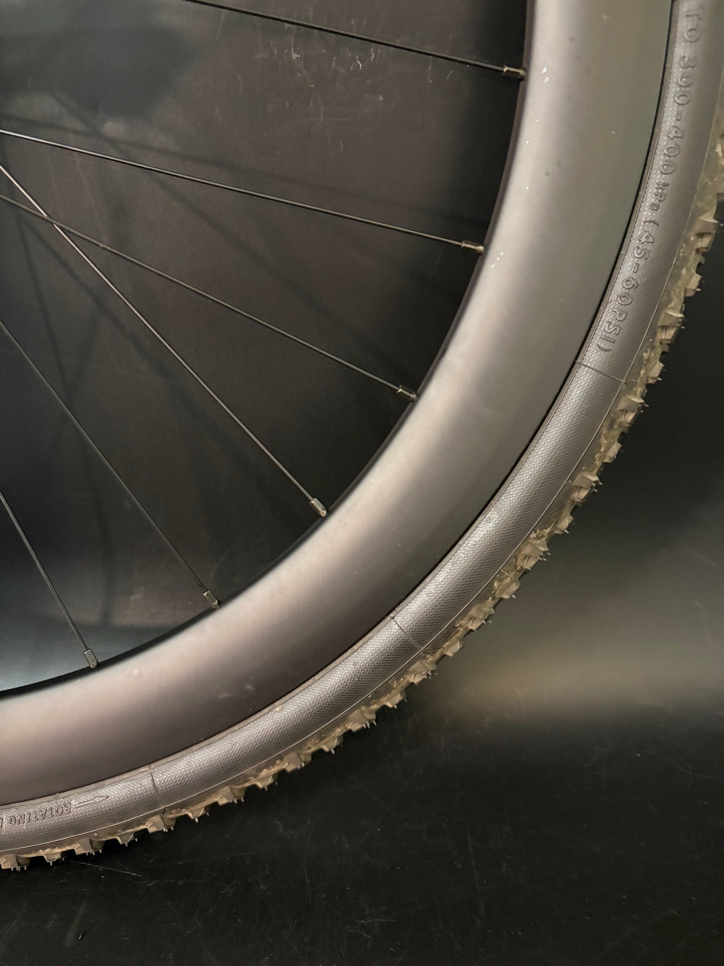Light Bicycle AR45 Carbon Clincher / Raketa Wheelset 28h