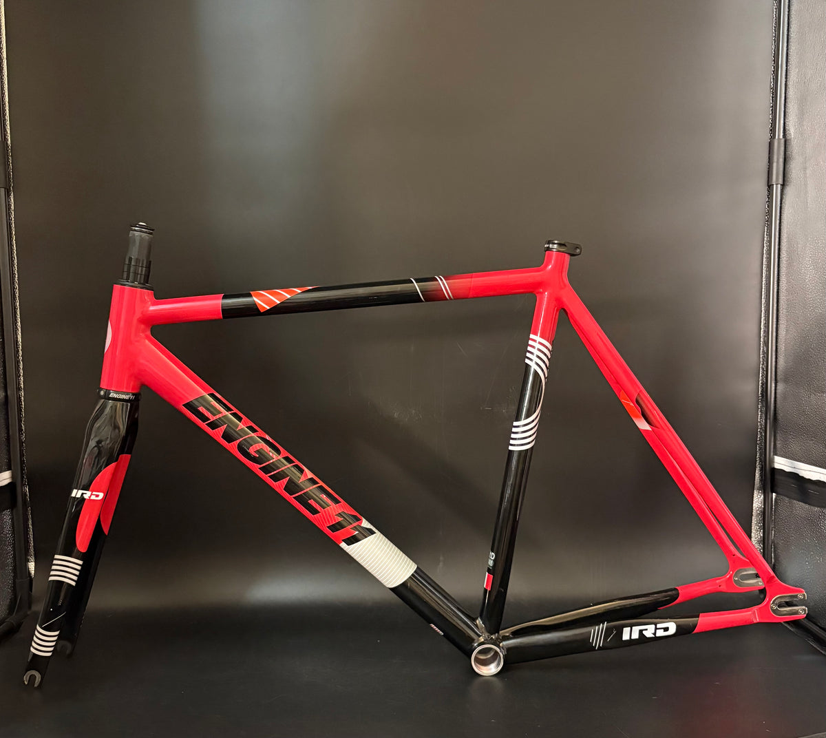 Engine 11 Crit D Frameset IRD Red Large