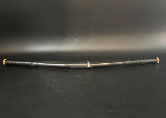 Stiffi Bomber Flat Handlebar Carbon 740mm 31.8
