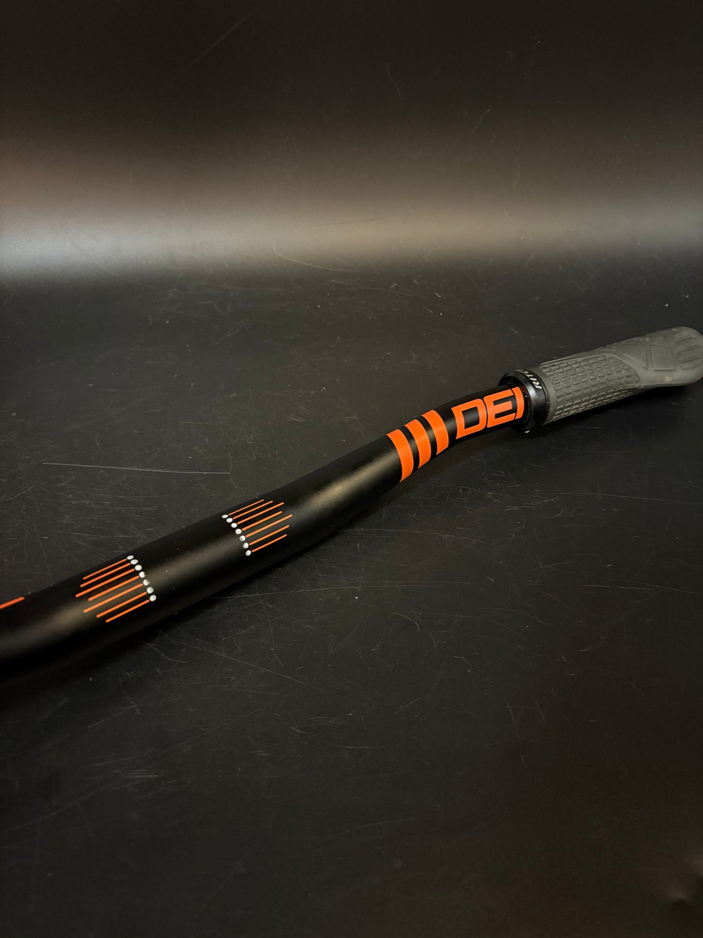 Deity BF800 Riser Handlebar Black/Orange 630mm 31.8