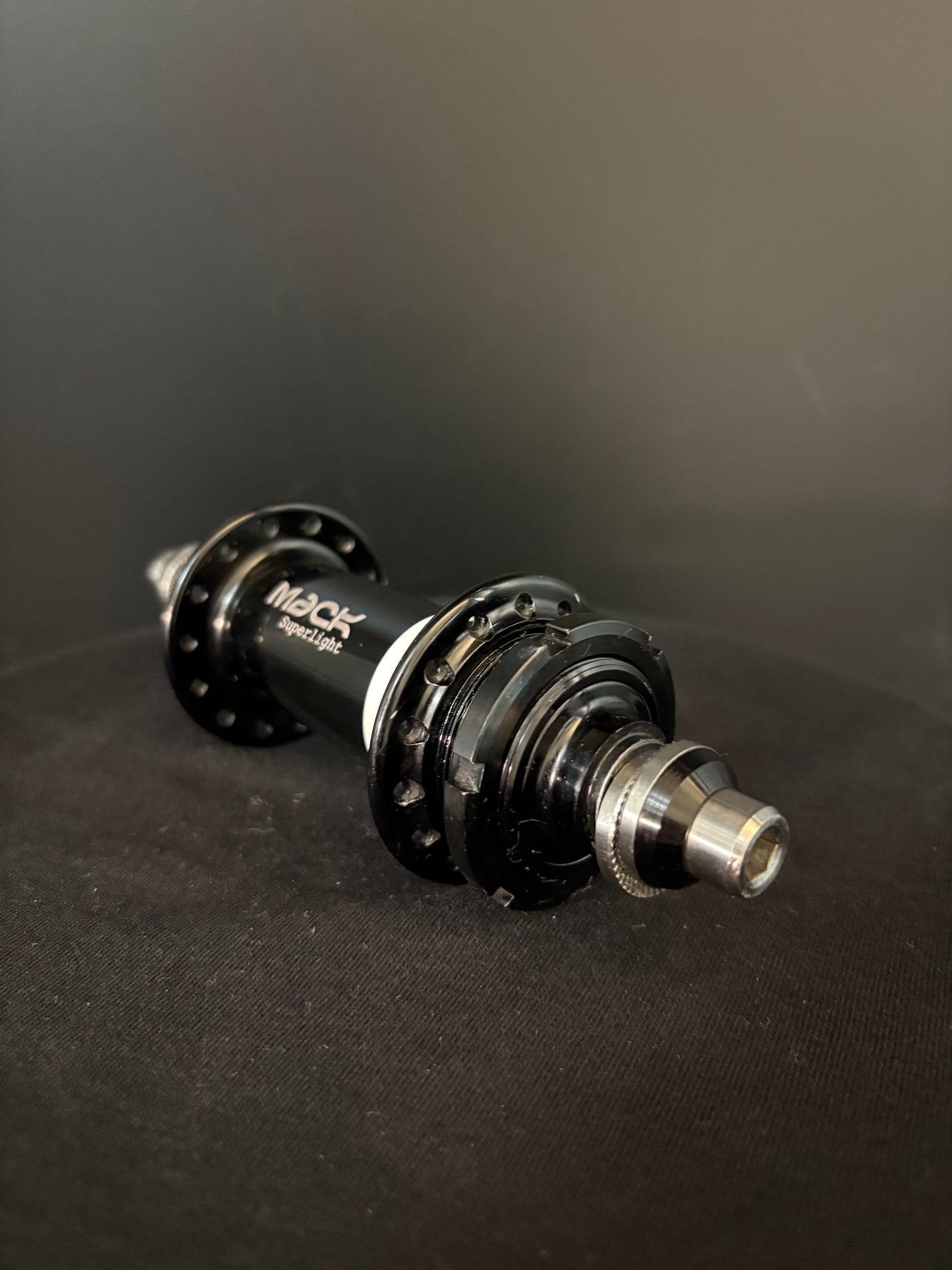 Mack Superlight Hubset Black/White 20/28h