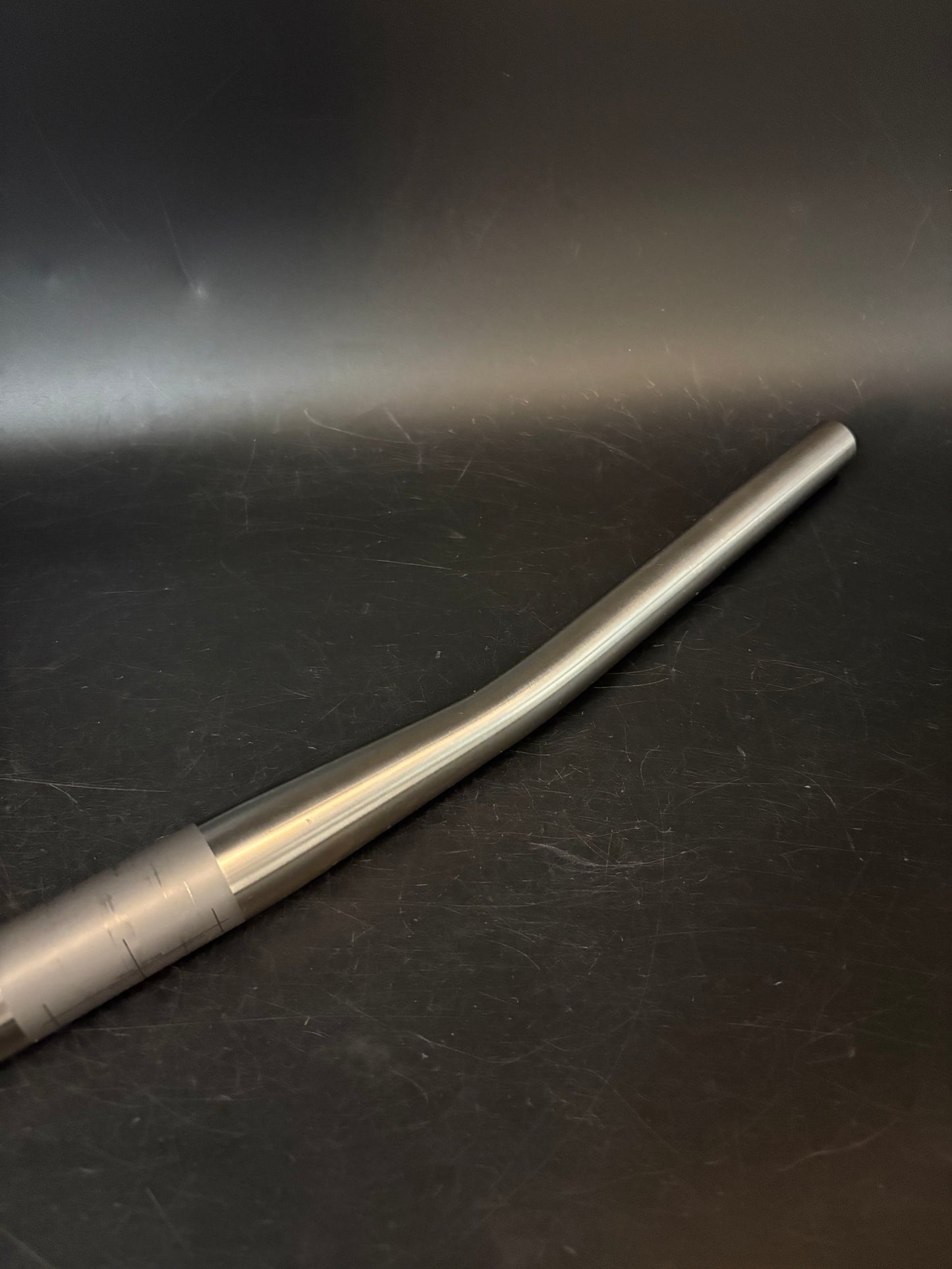 Thomson Flat Handlebar Titanium 670mm 31.8