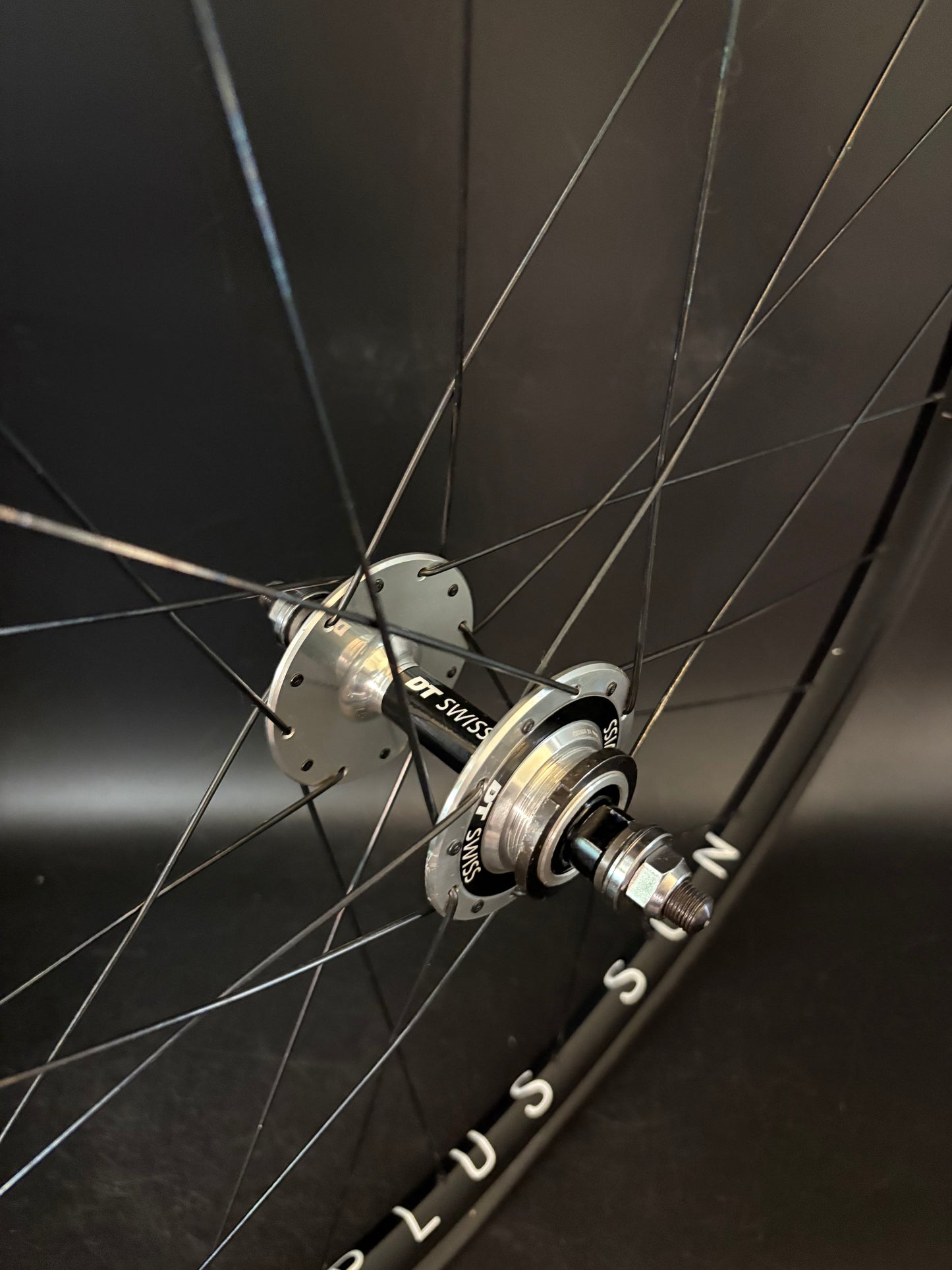 H Plus Son Archetype / DT Swiss Wheelset Black 20/24h
