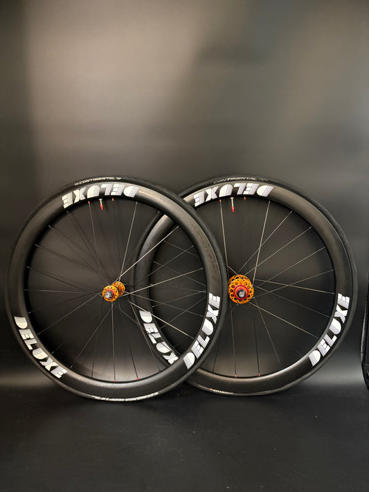 Deluxe White Logo 45mm Carbon / Mack LF + HF Wheelset Orange 24h