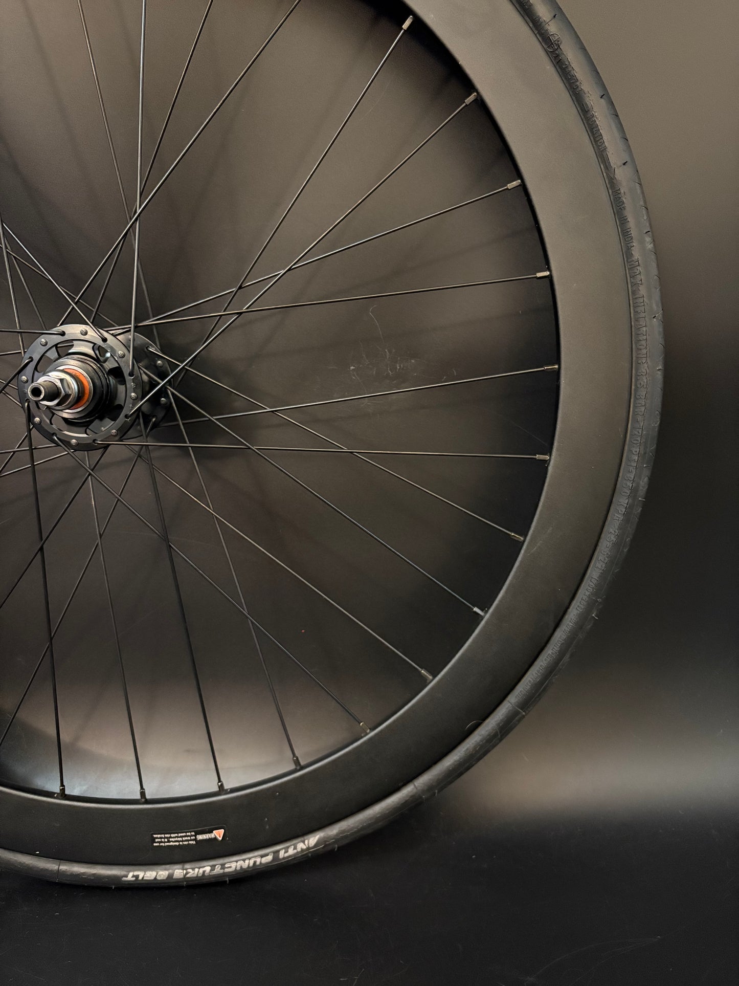 H Plus Son Formation Face + SL42 Black / Origin 8 Wheelset 32h