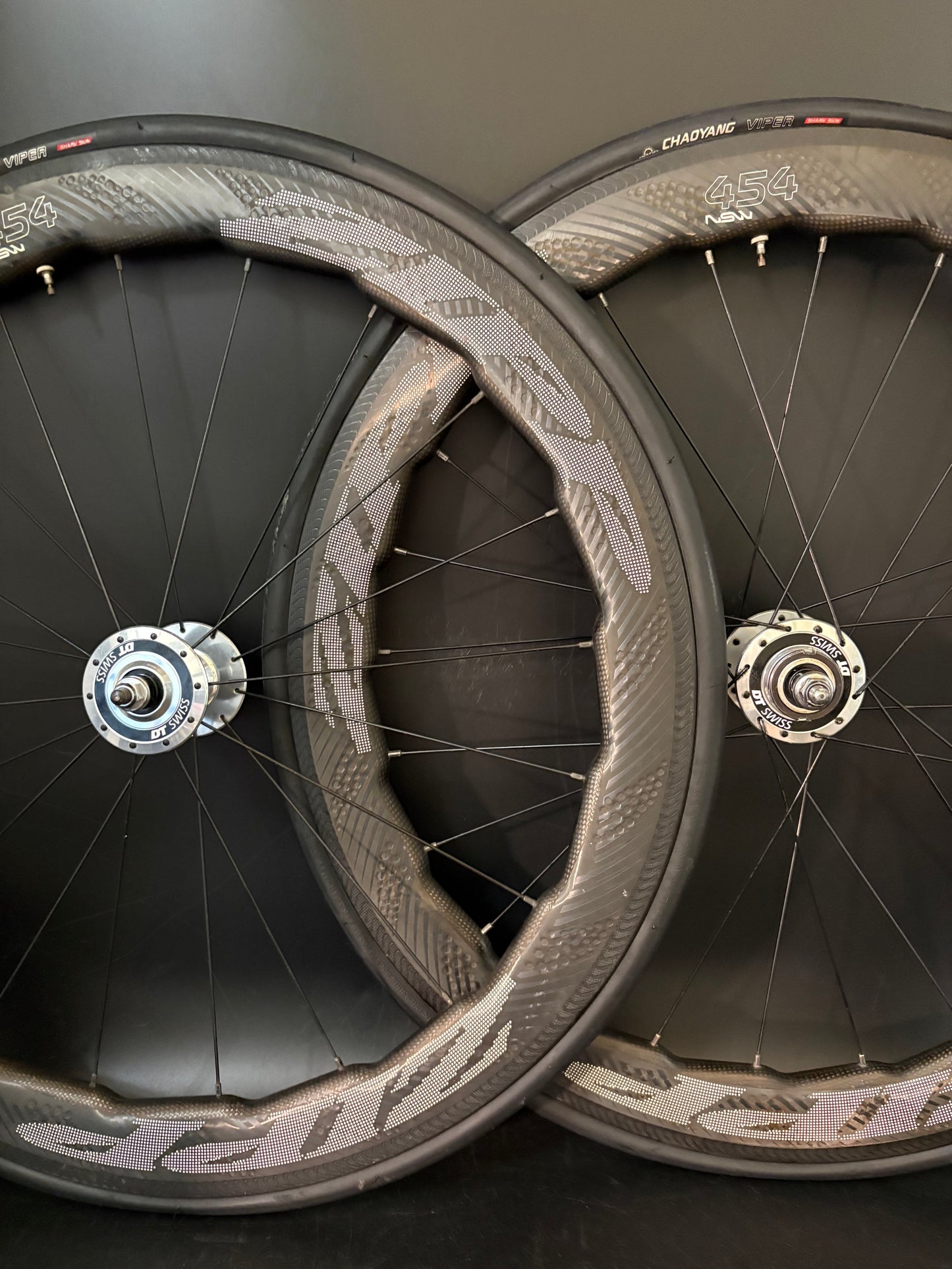 Zipp 454 NSW Carbon Clincher / DT Swiss Wheelset 20/24h
