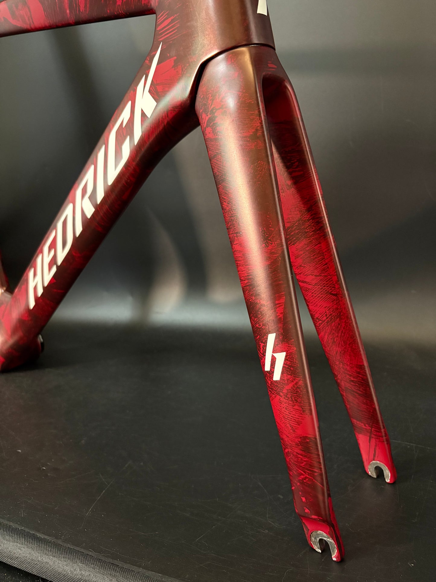 Hedrick Carbon Frameset Red Marble 50cm ST 56cm TT