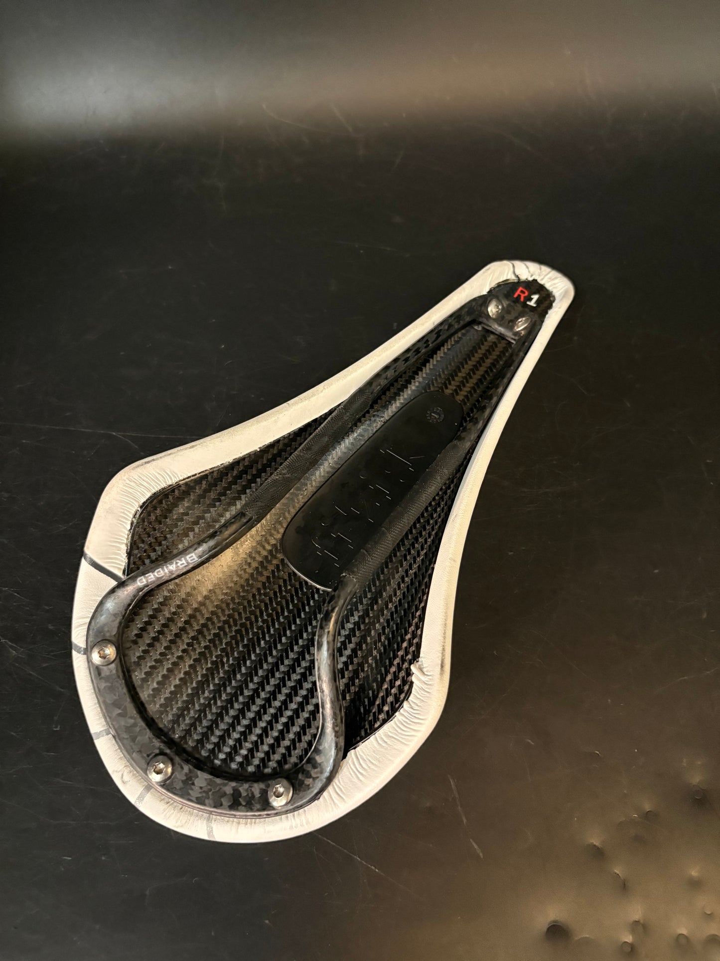 Fizik Volta Saddle White
