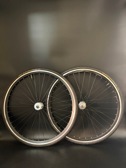 Deep V Machined Black / Surly Wheelset 36h