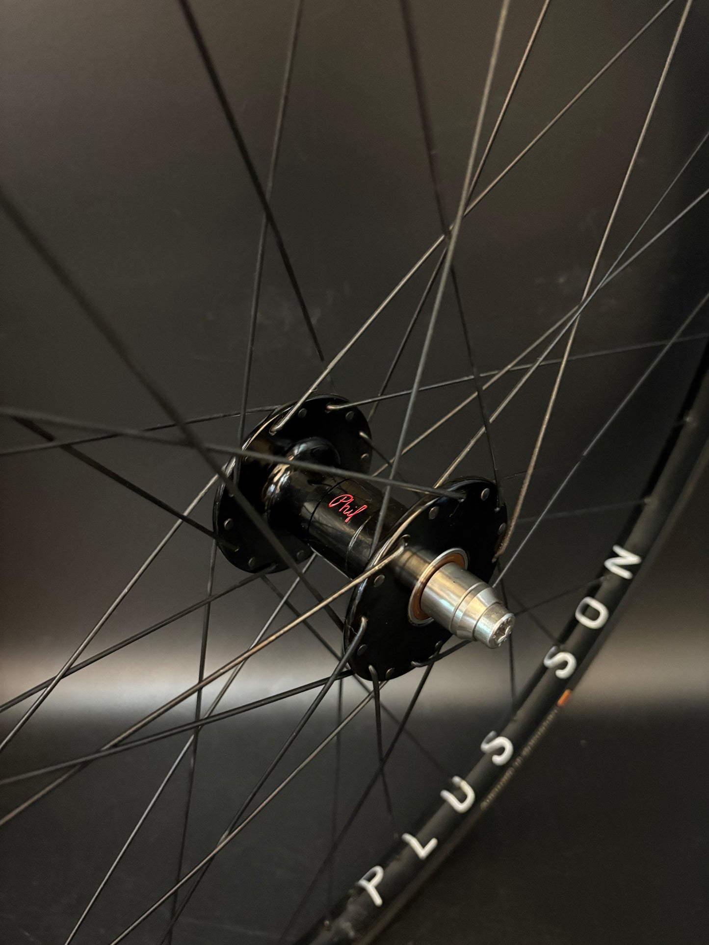 H Plus Son Archetype / Phil Wood HF Black Wheelset 32h
