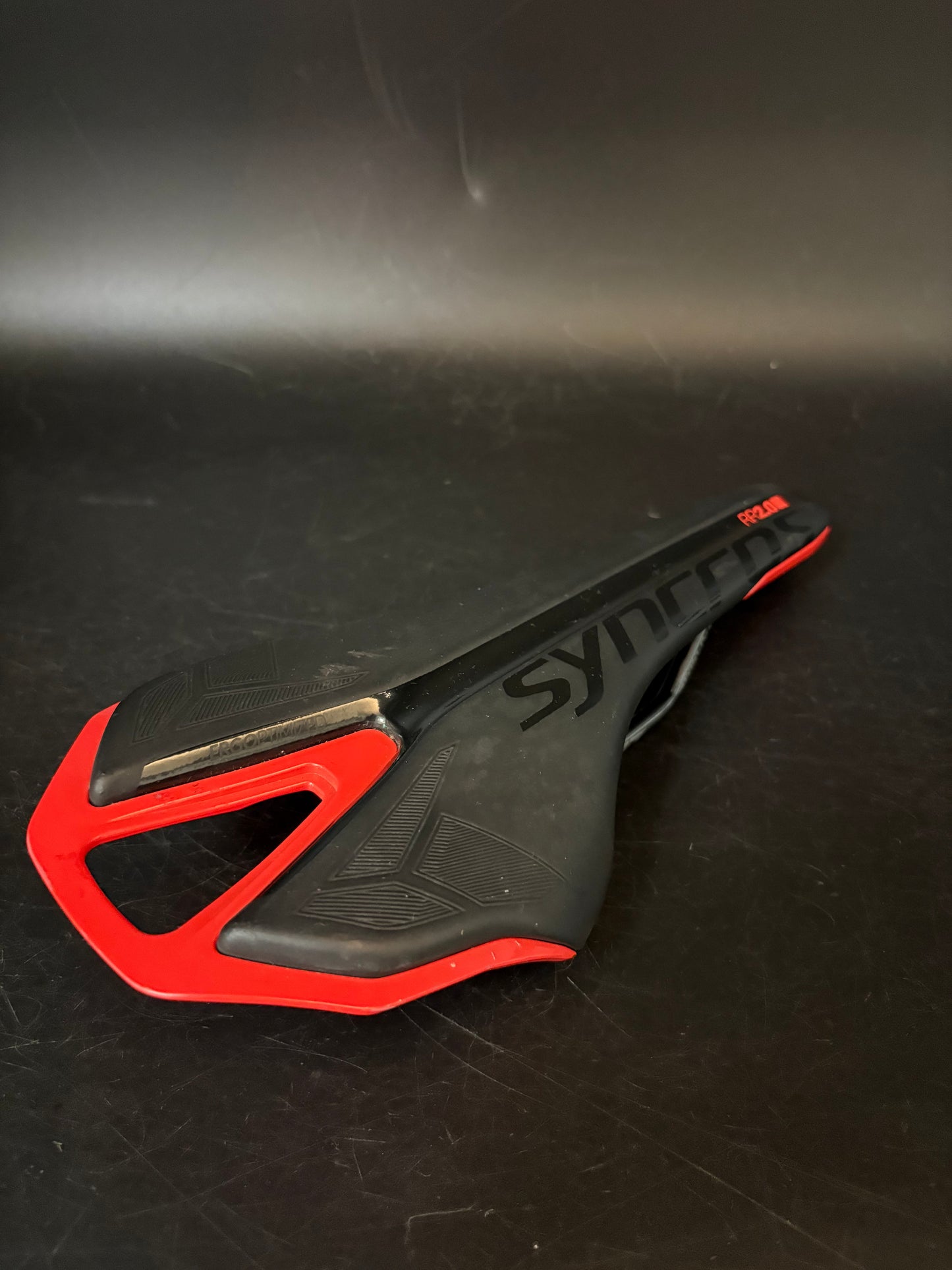 Syncros RR 2.0 Saddle Black/Red Narrow