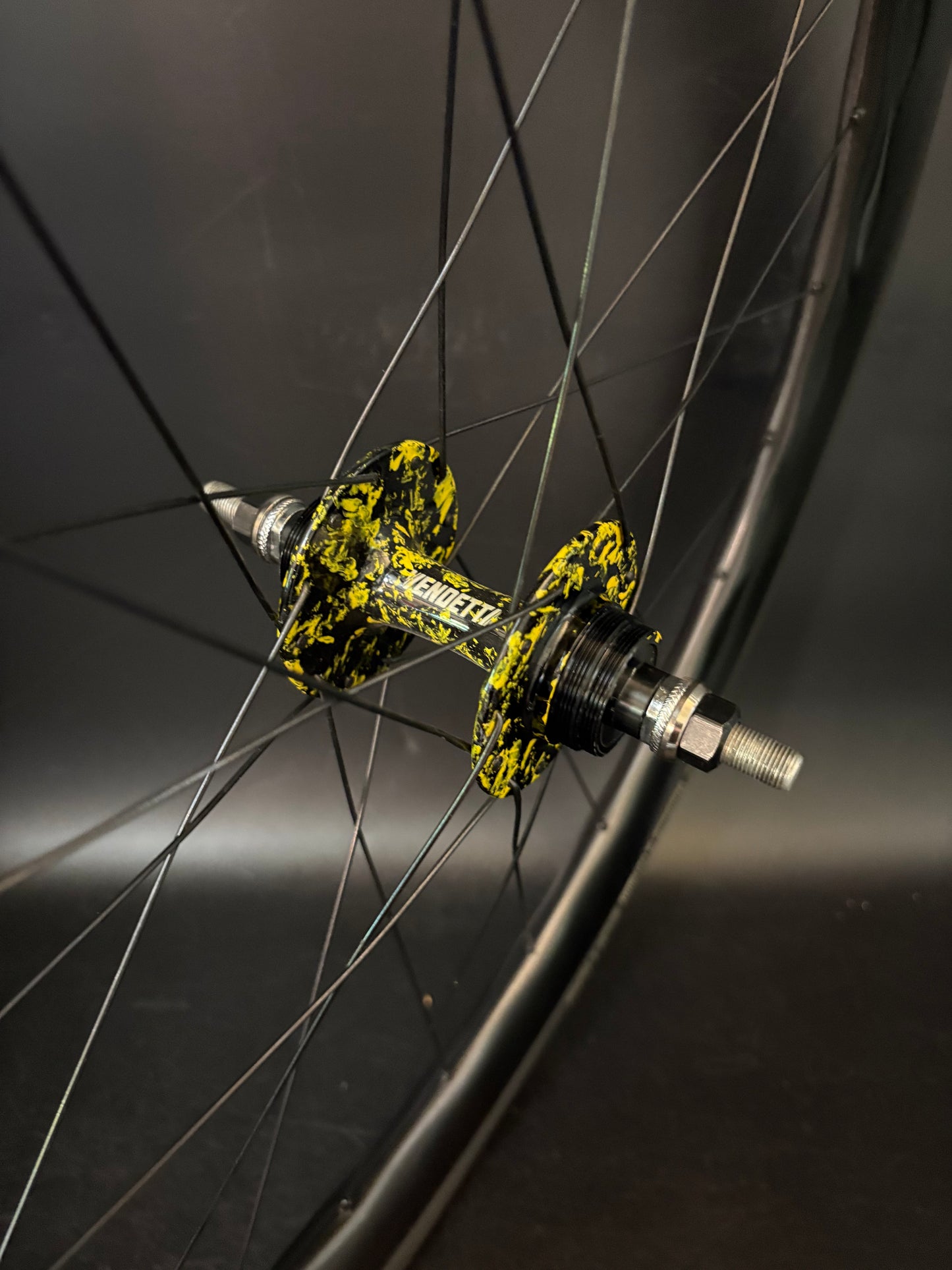 Light Bicycle AR375 + AR565 Carbon / Vendetta Wheelset 20/24h