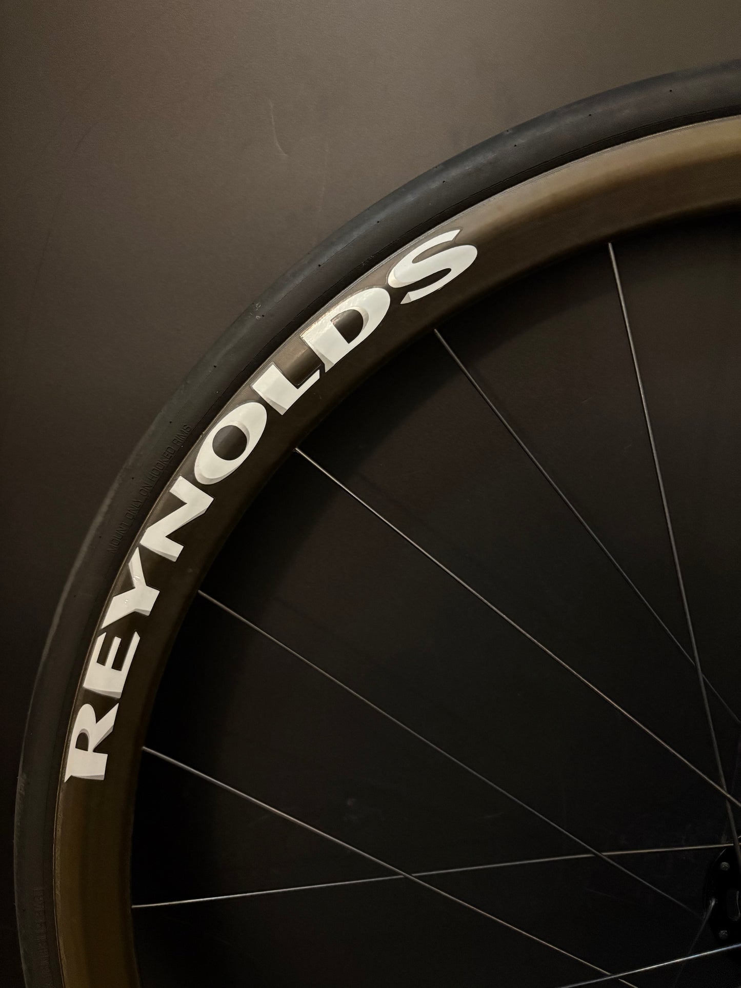 Reynolds Assault 35mm Carbon Clincher Wheelset 20/24h