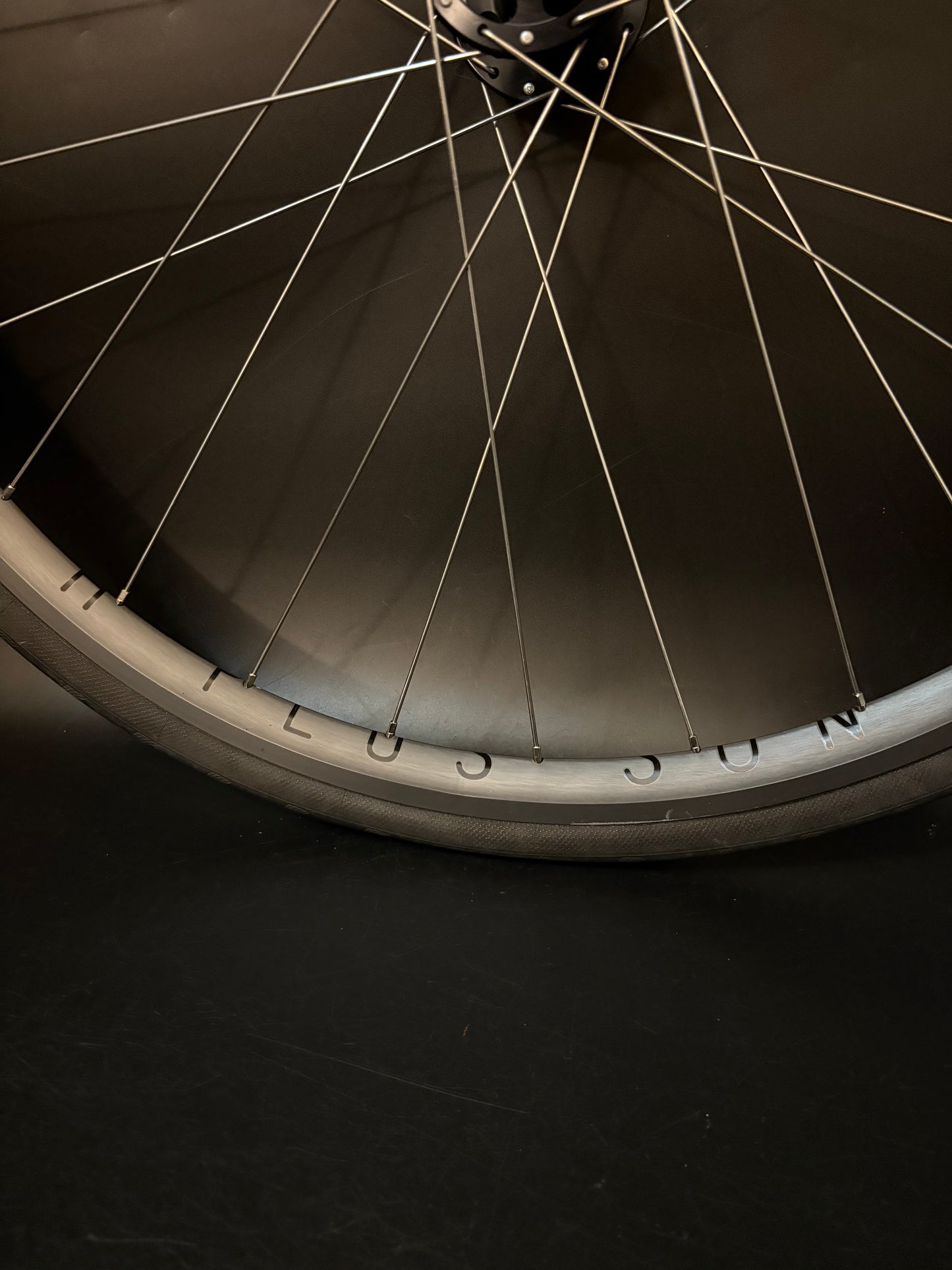 H Plus Son Archetype Grey / Paul Wheelset 28h