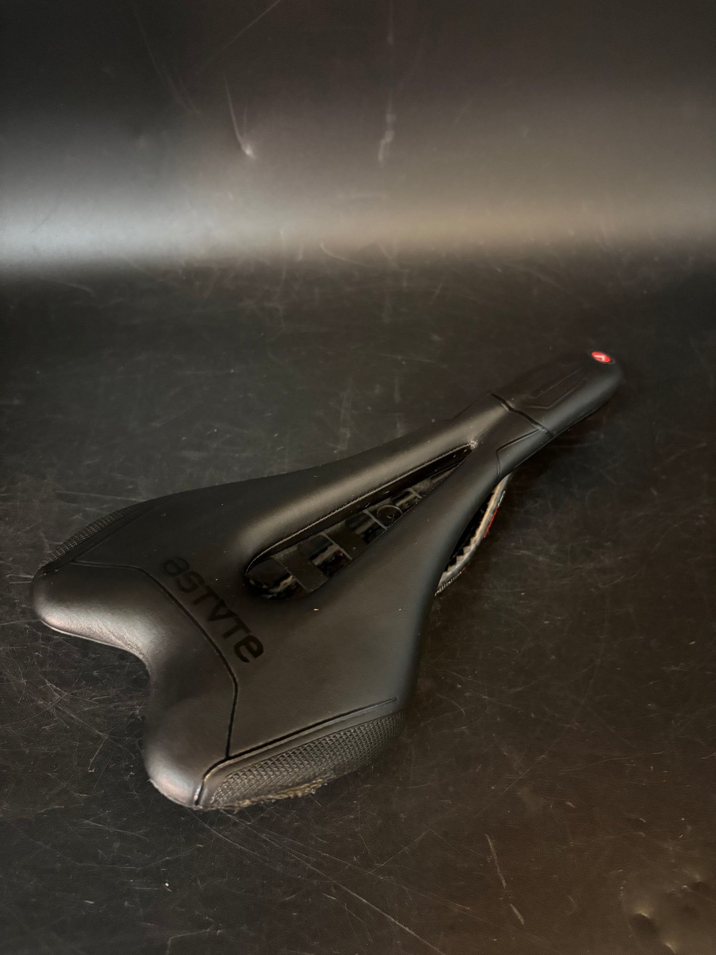 Astute Skylite VT Saddle Black Carbon