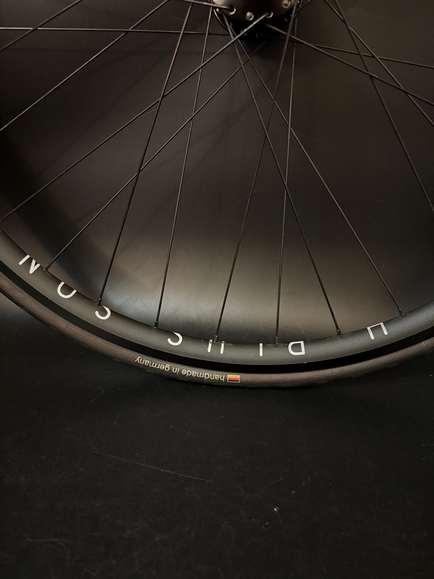 H Plus Son Archetype / Phil Wood HF Black Wheelset 32h